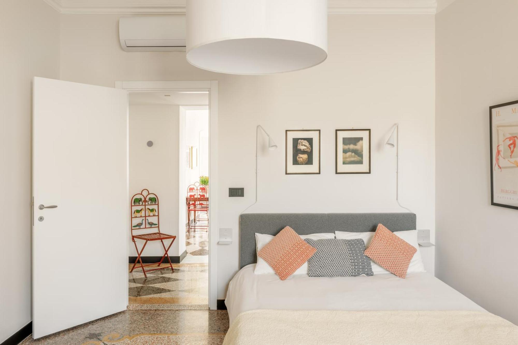 Cosy Apartment With Terrace Genoa Bagian luar foto