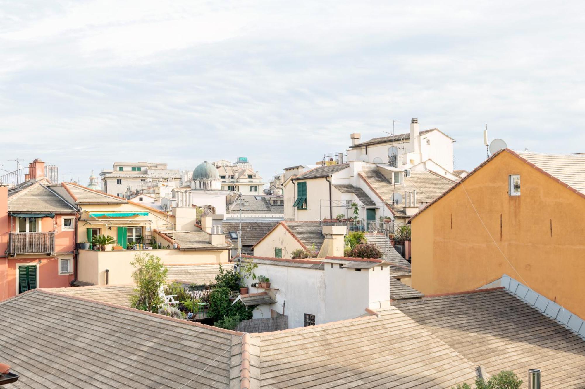 Cosy Apartment With Terrace Genoa Bagian luar foto