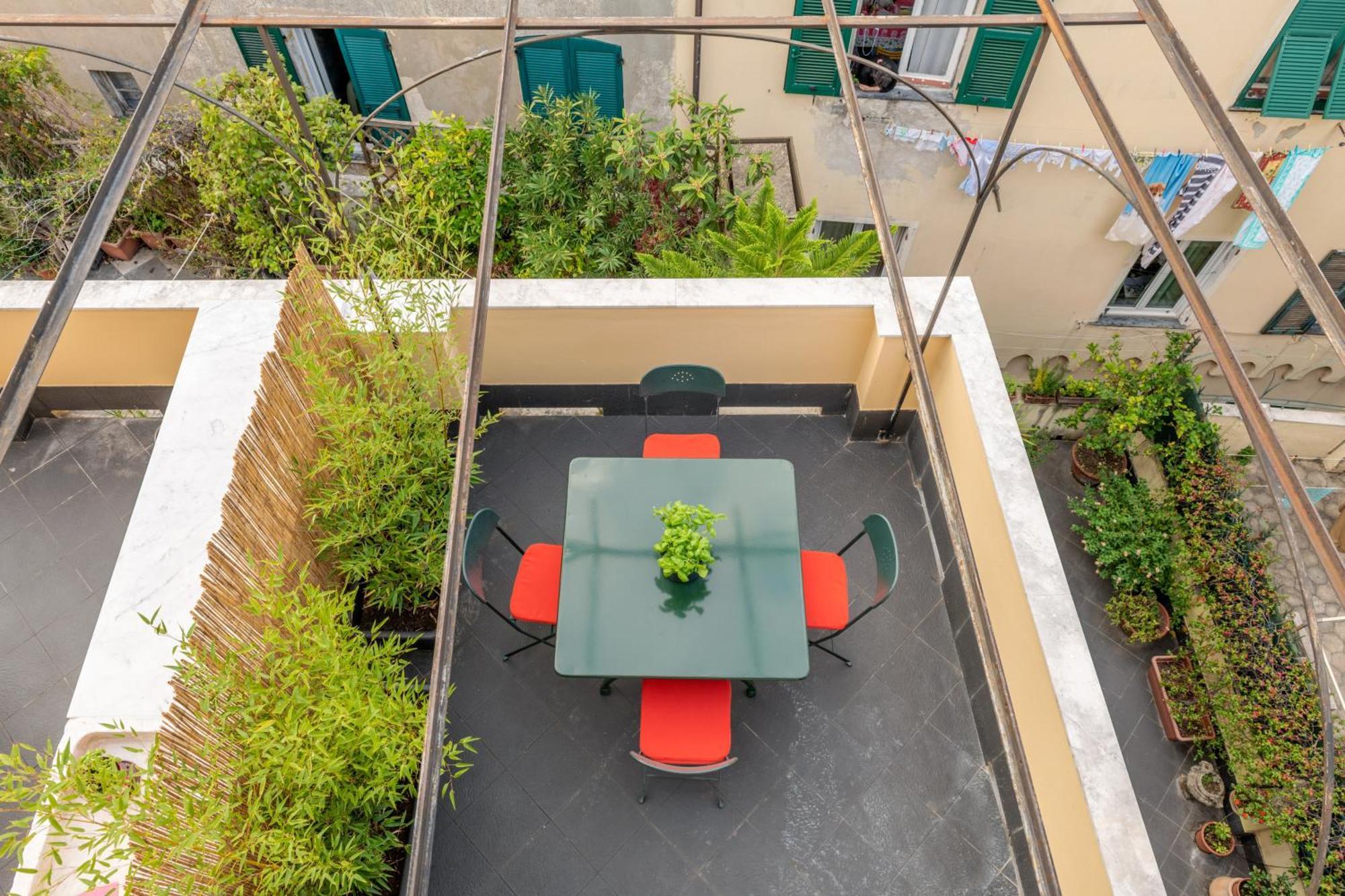 Cosy Apartment With Terrace Genoa Bagian luar foto